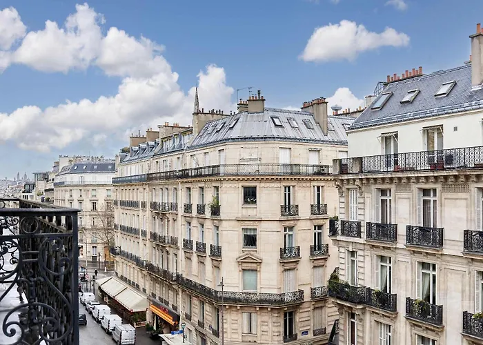 Modern Champs Elysees Trocadero Paris