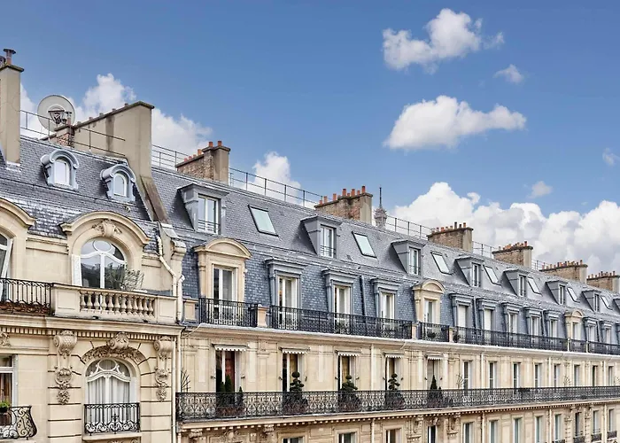 Modern Champs Elysees Trocadero